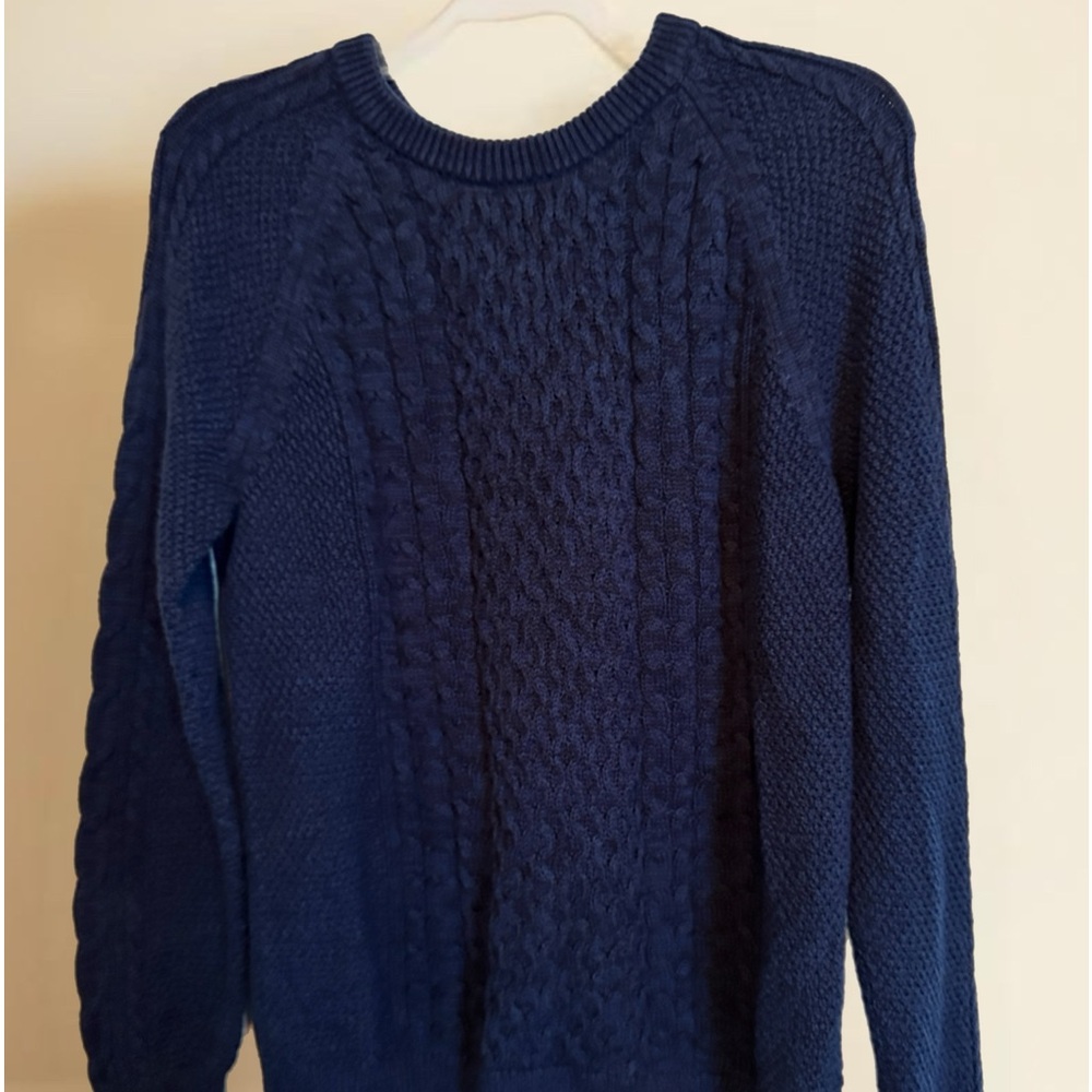 GAP Navy knit sweater, size large.